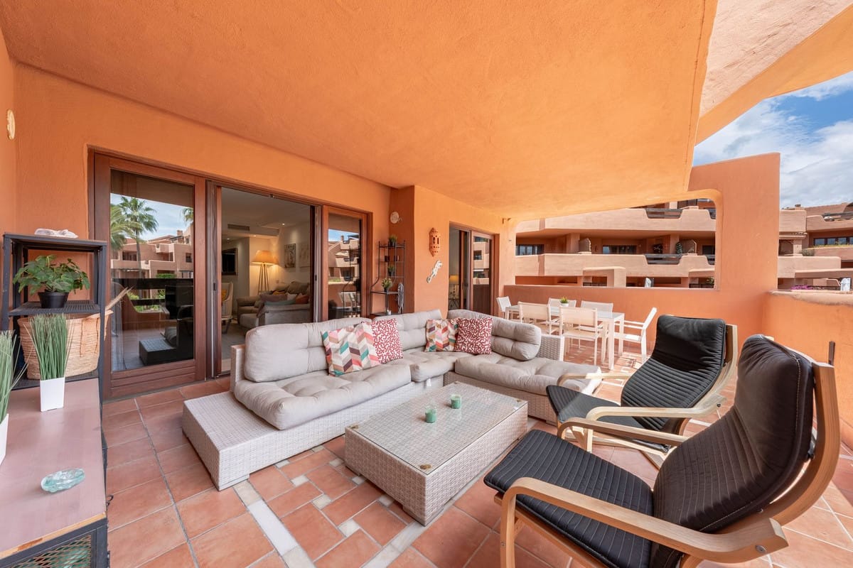 Elegante 2-slaapkamer appartement aan het strand in Estepona in Estepona - foto 2