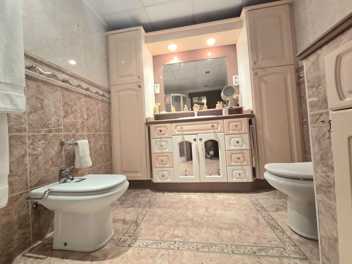 Appartement met 4 slaapkamers in Málaga Centro in Málaga Centro - foto 11