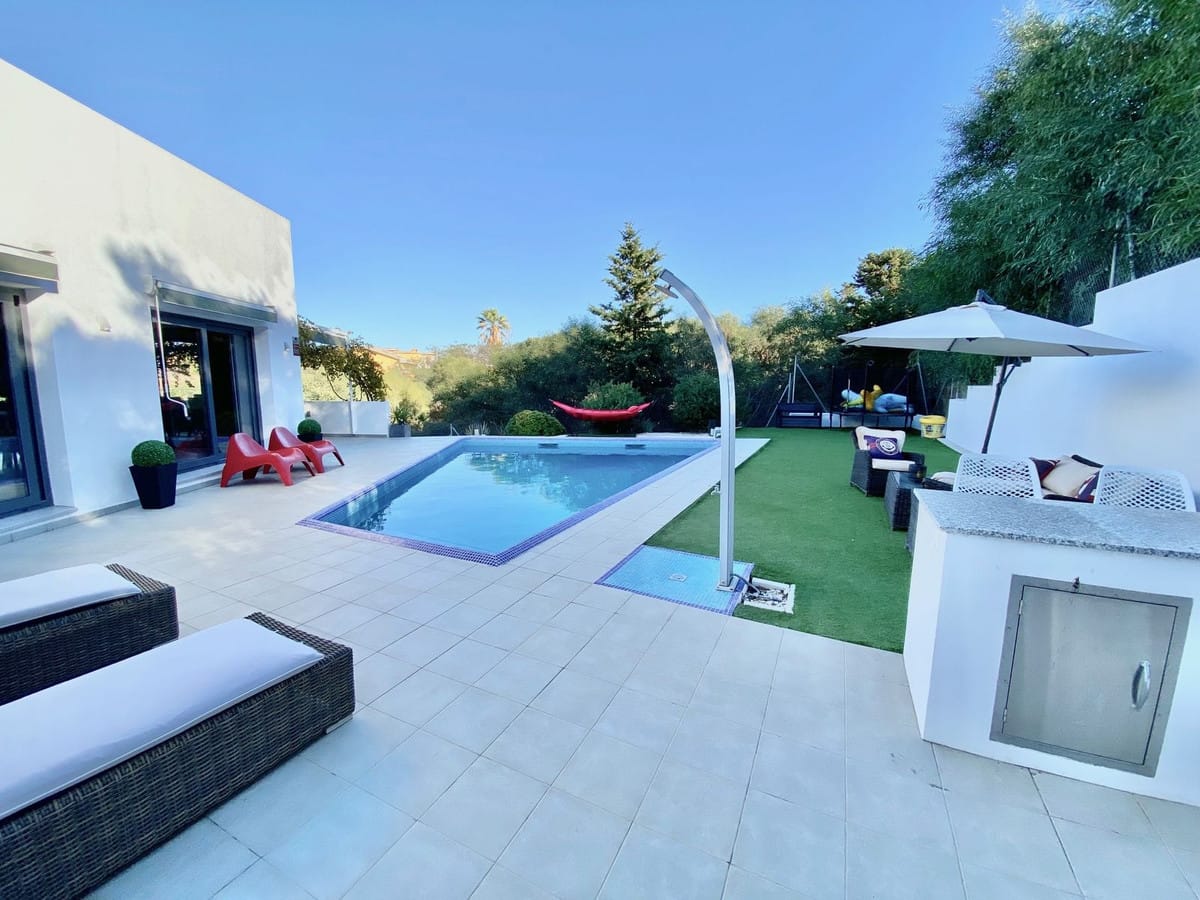 Villa te koop in El Faro, Mijas – 4 slaapkamers, 4 badkamers, 300 m² in Mijas - foto 6