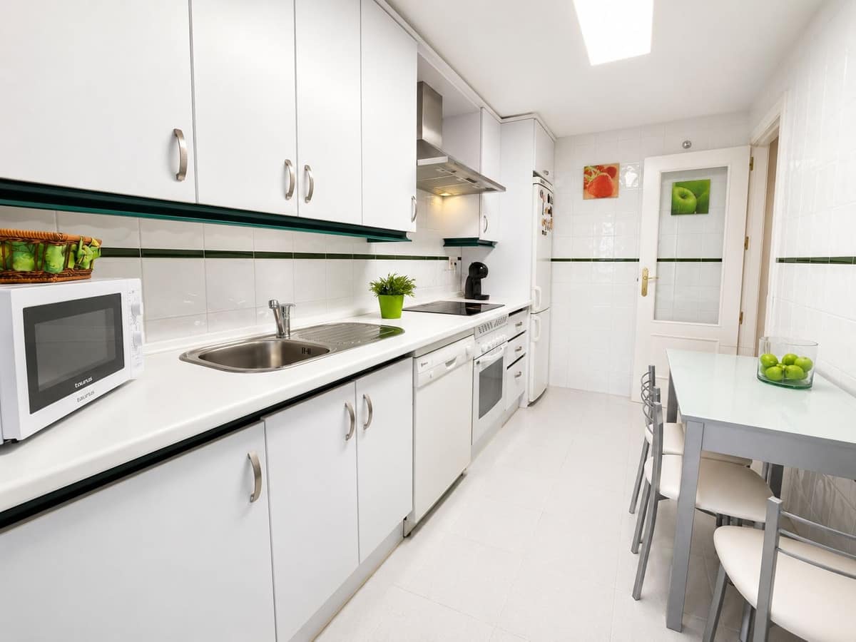 Appartement met 2 slaapkamers in Marbella in Marbella - foto 12