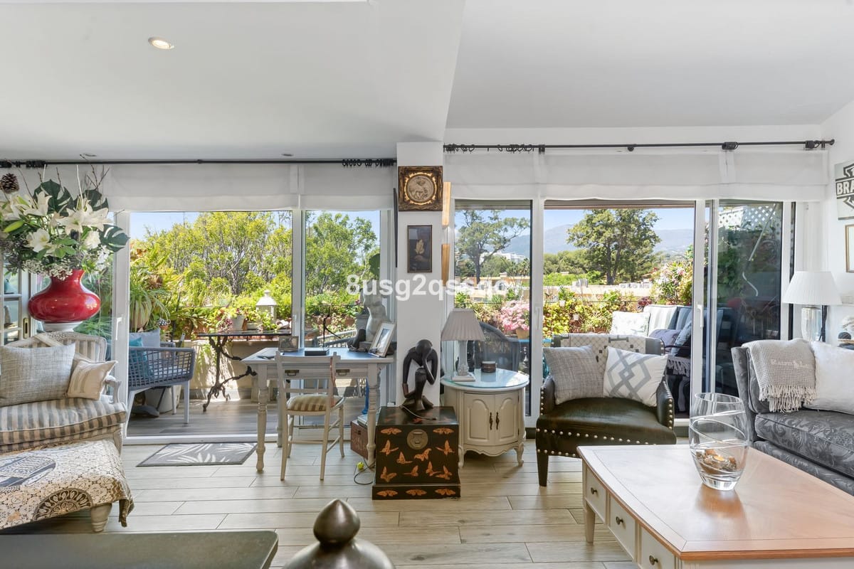 3 bedroom Apartment in Estepona in Estepona - foto 2