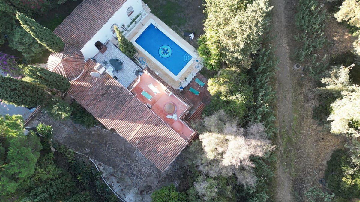 Villa met drie slaapkamers in Calahonda in 36.745261 - foto 2