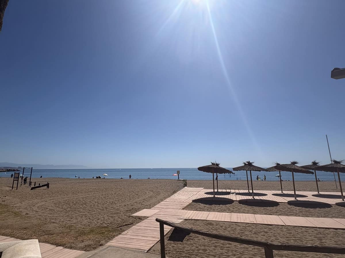 2-slaapkamerappartement aan boulevard Fuengirola – zeezicht en dubbele garage in Fuengirola - foto 3