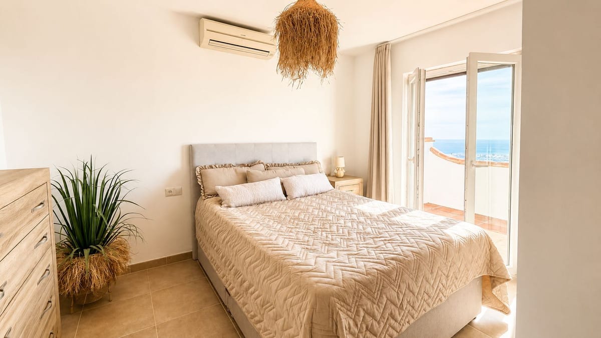 Volledig gerenoveerde hoekwoning in Mijas La Nueva met 180° panoramisch uitzicht in Mijas - foto 7