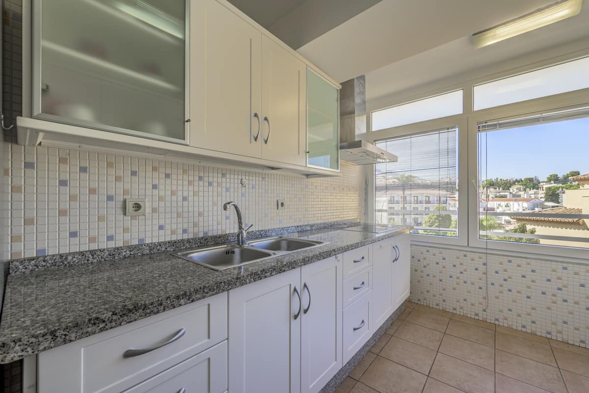 1 slaapkamer appartement in La Carihuela met zeezicht en terras in La Carihuela - foto 3