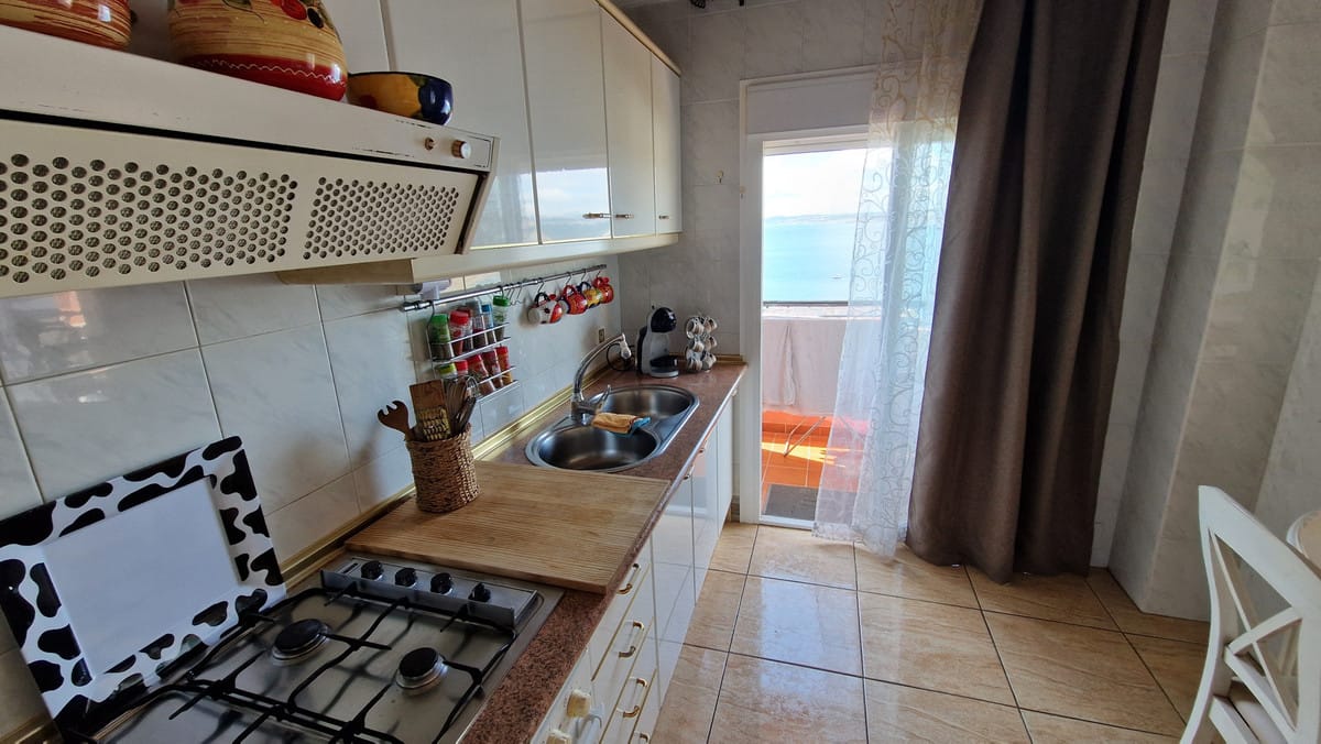 Drie-slaapkamerappartement aan de boulevard van La Playa del Cristo, Estepona in Estepona - foto 9