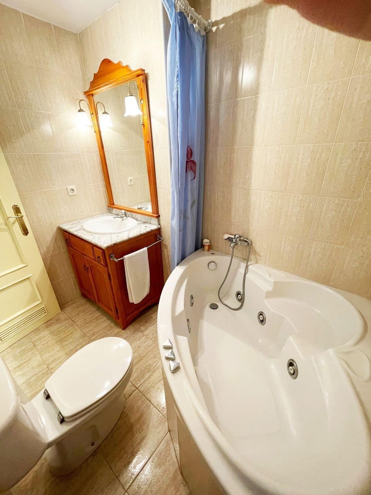 Ruim driekamerappartement met terras en grote privégarage in Nerja in Nerja - foto 15