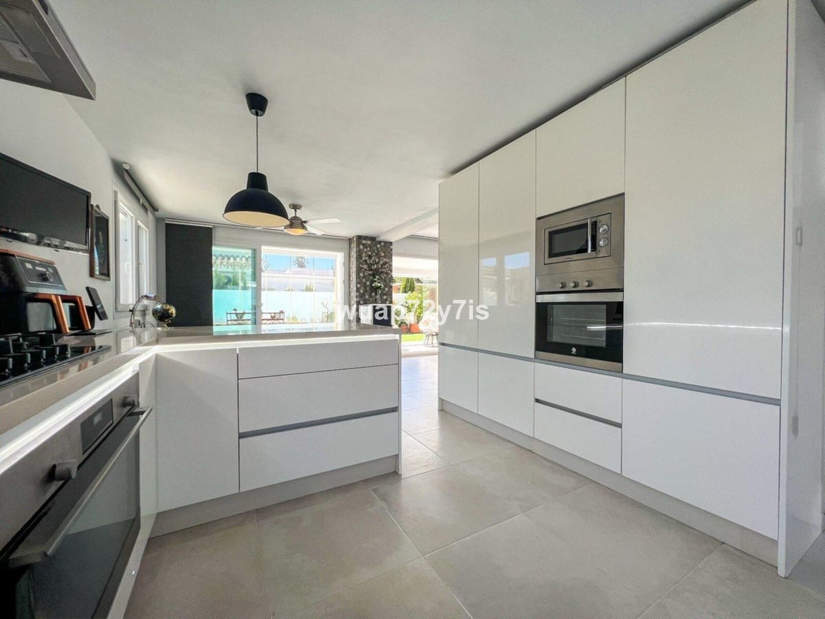 3-slaapkamer villa met zeezicht in Costalita, Estepona in Costalita - foto 13