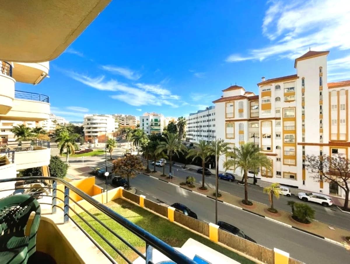 1 bedroom Apartment in Estepona in Estepona - foto 2
