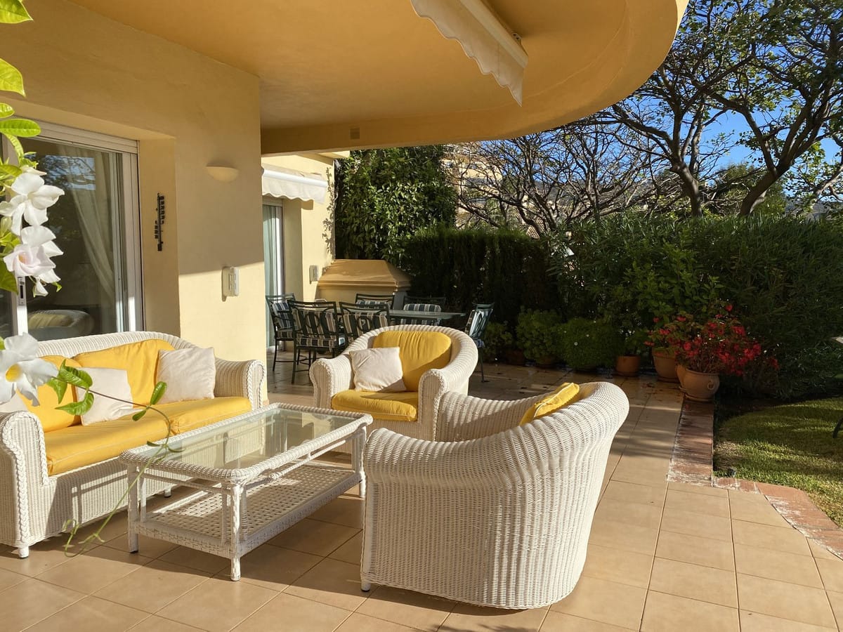 Drie-slaapkamer appartement in Elviria in Elviria - foto 3