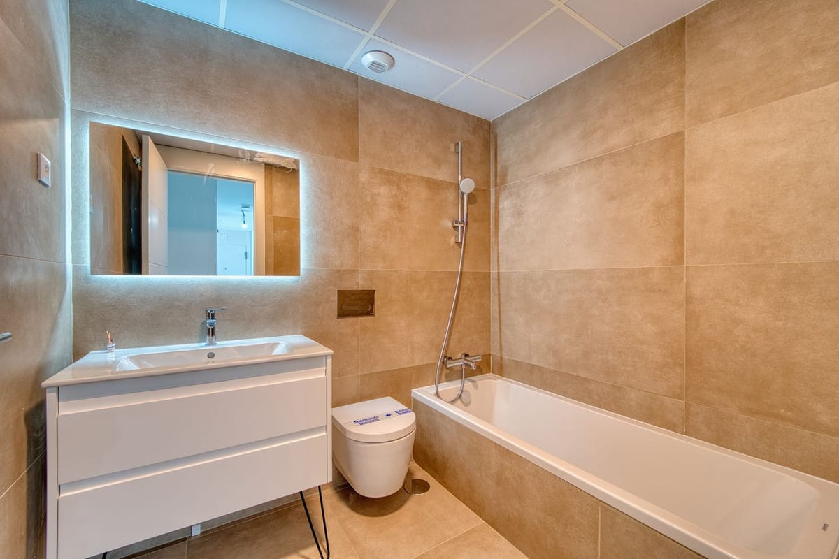 Appartement met 3 slaapkamers en zeezicht in Torremolinos in Torremolinos - foto 9