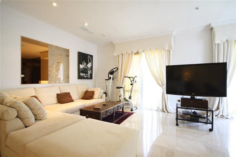 Villa met 6 slaapkamers in Los Monteros in Los Monteros - foto 3