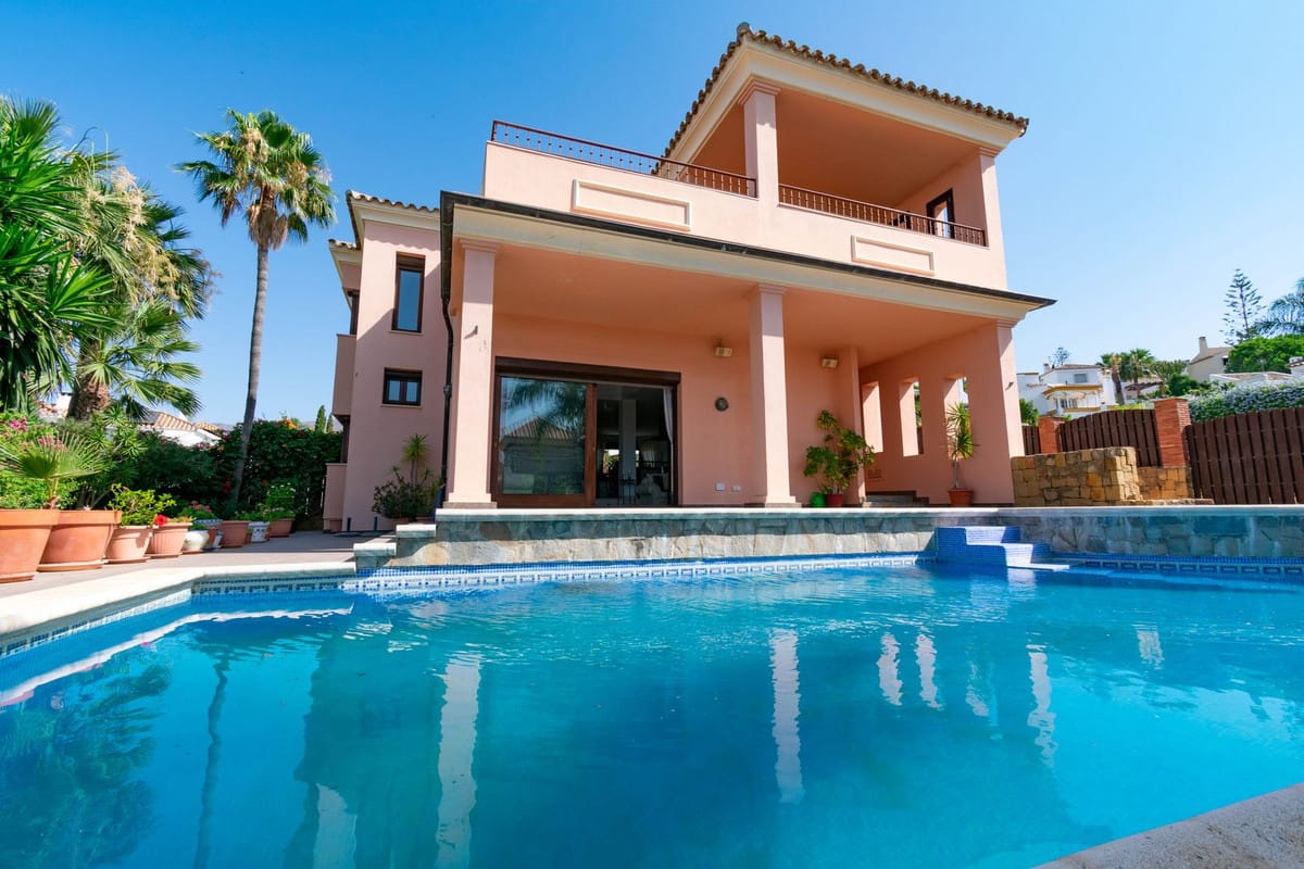 Villa met 4 slaapkamers in Estepona in Estepona - foto 5