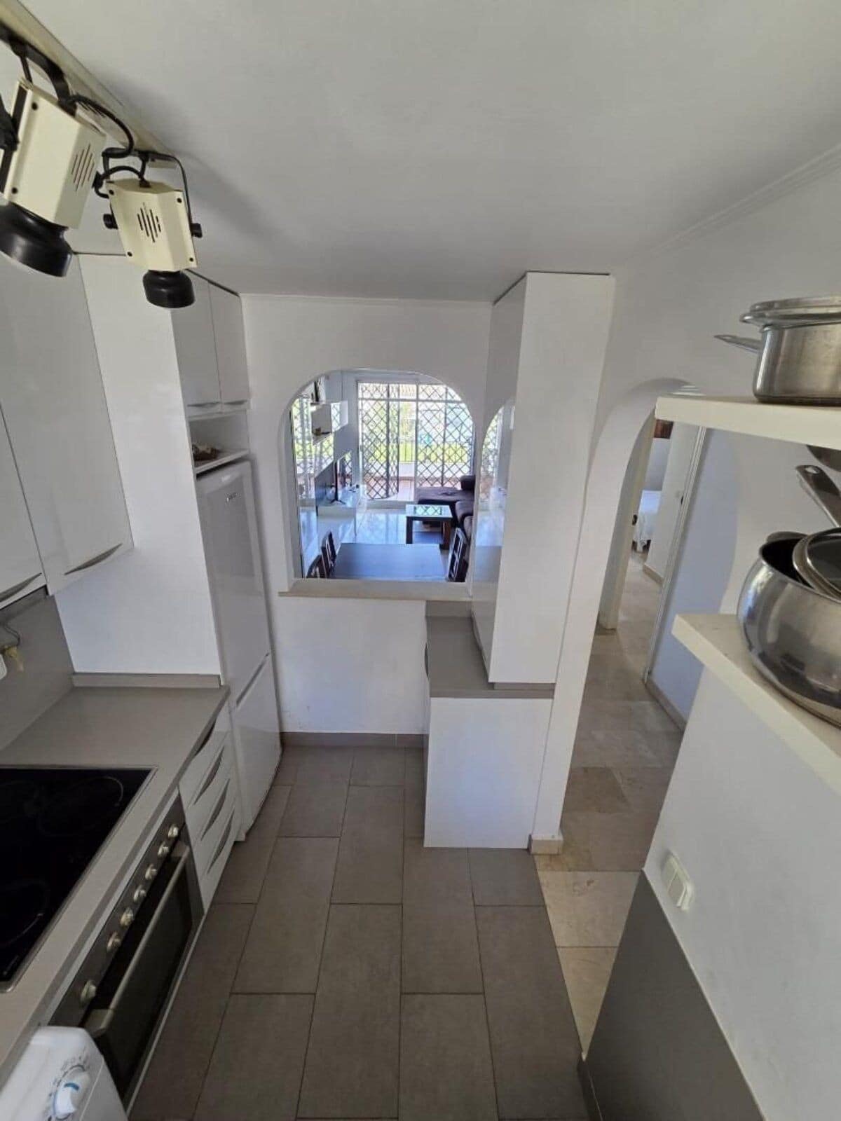 Twee-slaapkamerappartement in Marbella in Marbella - foto 12