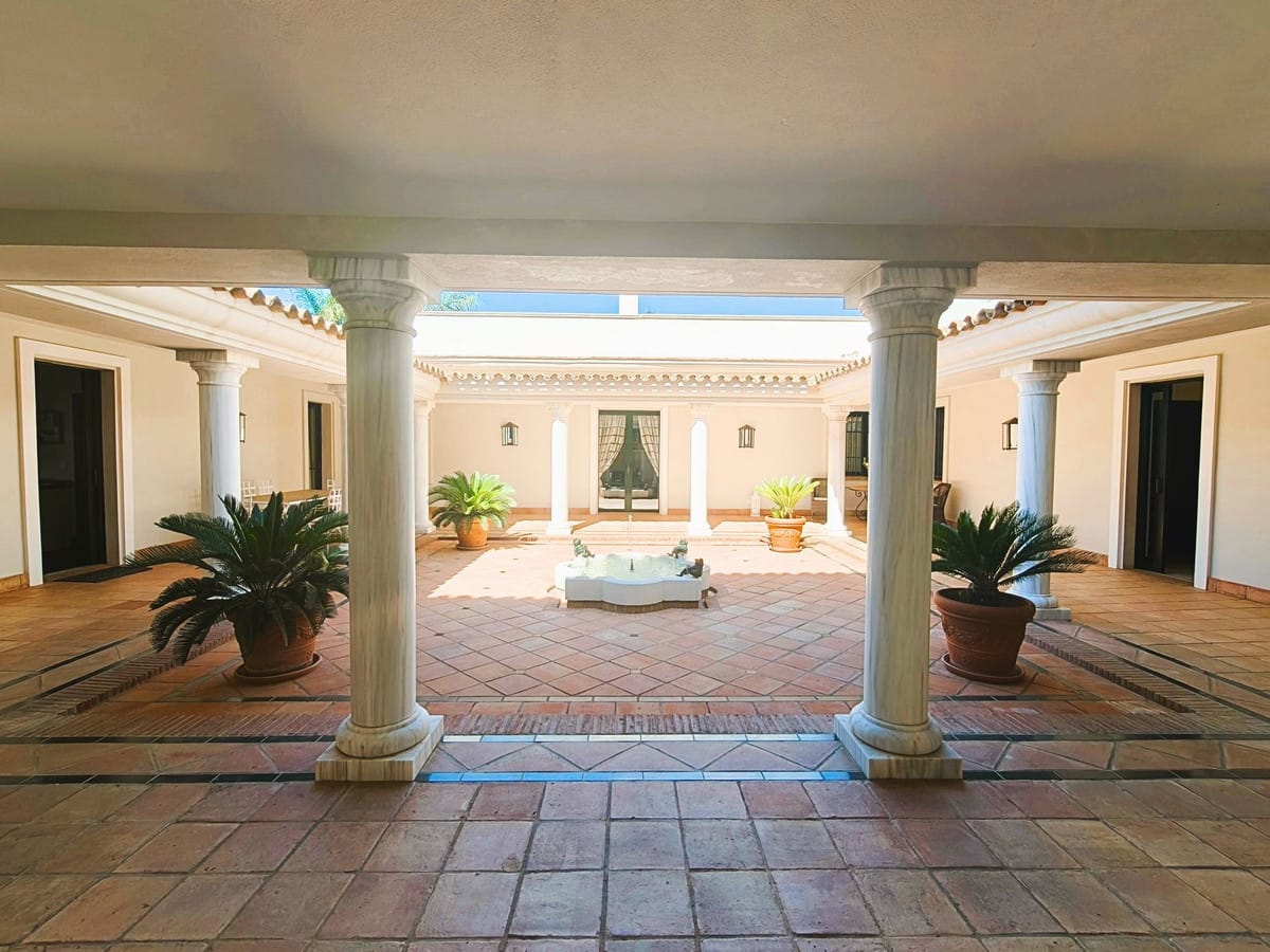 7-slaapkamer villa aan Frontline Golf in San Roque Club in San Roque Club - foto 14