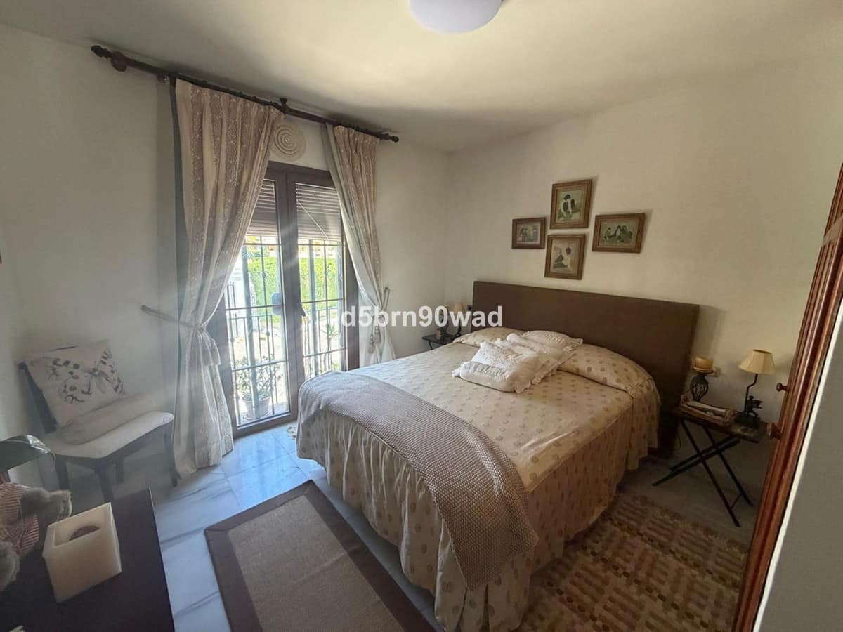 Traditionele 3-slaapkamer townhouse met zeezicht in Nagüeles, Marbella in Marbella - foto 11
