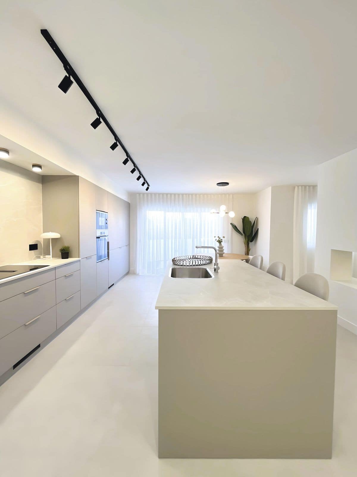 Drie-slaapkamerappartement op de begane grond met privé tuin in Nueva Andalucía in Nueva Andalucía - foto 9