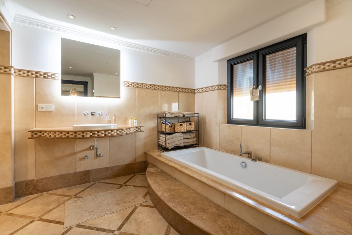 Luxe villa met zeezicht en topfaciliteiten op loopafstand van La Cala de Mijas in La Cala de Mijas - foto 19