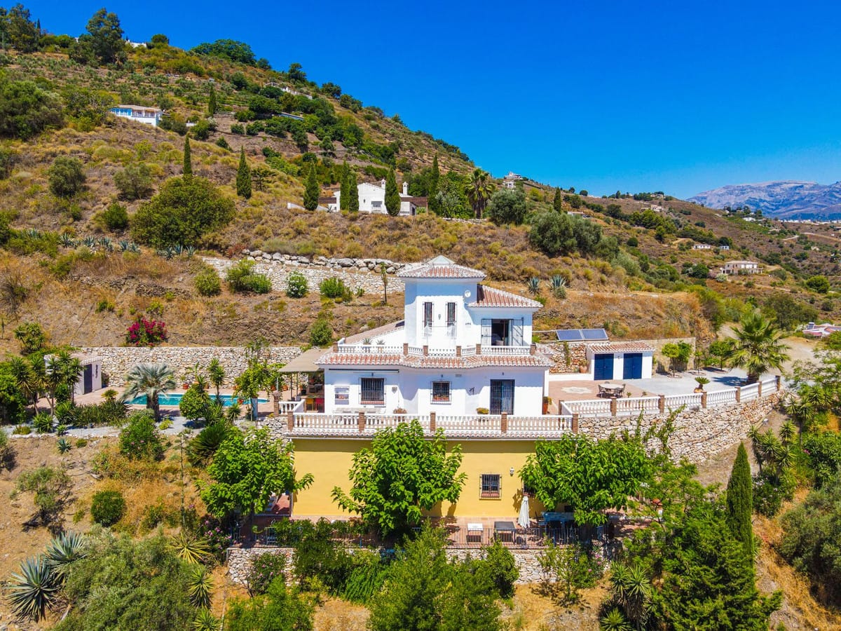 Vijf-slaapkamer landelijke villa nabij Cómpeta in Cómpeta - foto 3