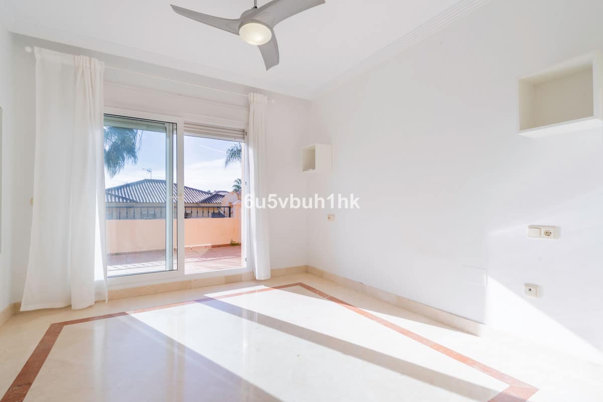 Drie-slaapkamer villa in Riviera del Sol in Riviera del Sol - foto 17