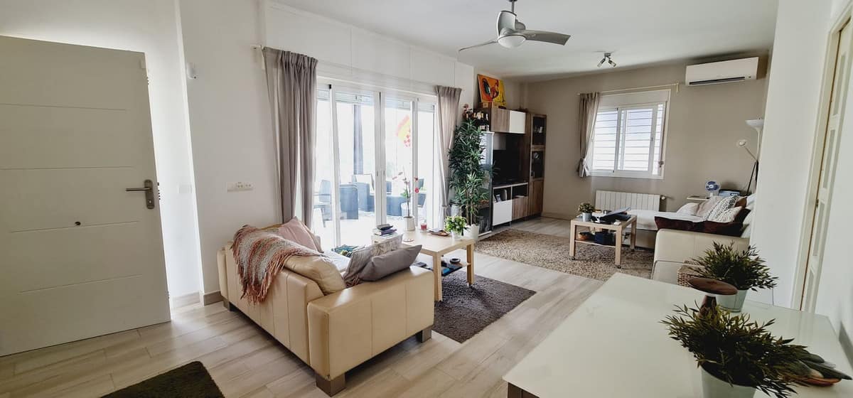 Vrijstaande villa met 4 slaapkamers in Alhaurín de la Torre in Alhaurín de la Torre - foto 10