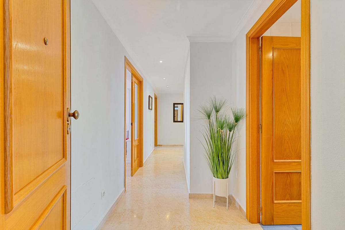 3 bedroom Apartment in Estepona - foto 8
