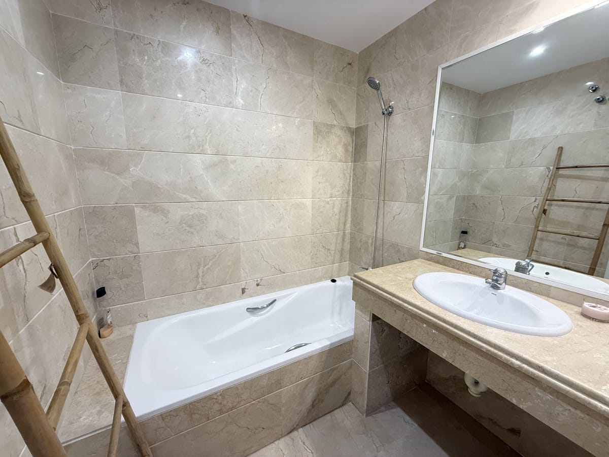 2-slaapkamer appartement in Aloha, Nueva Andalucía (Golfvallei) in Aloha - foto 11