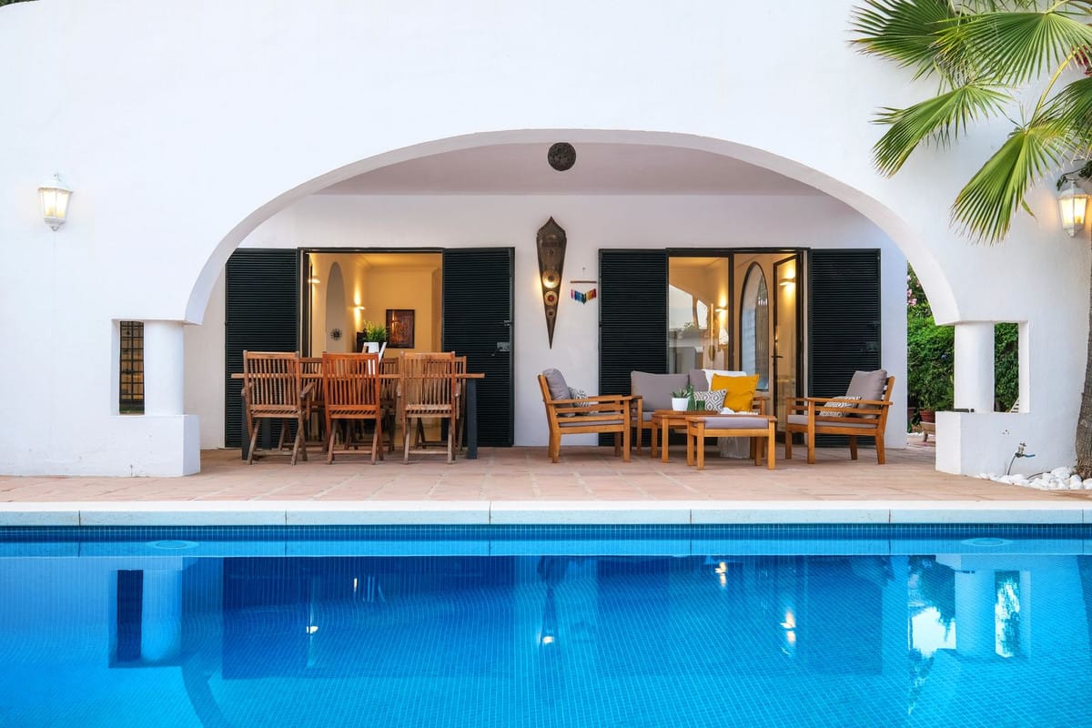 Exclusieve Arabisch-Mediterraanse villa nabij het strand in Cabopino, Marbella in Marbella - foto 3