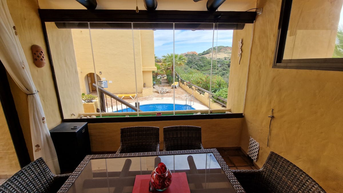 Appartement met drie slaapkamers in La Duquesa in La Duquesa - foto 11