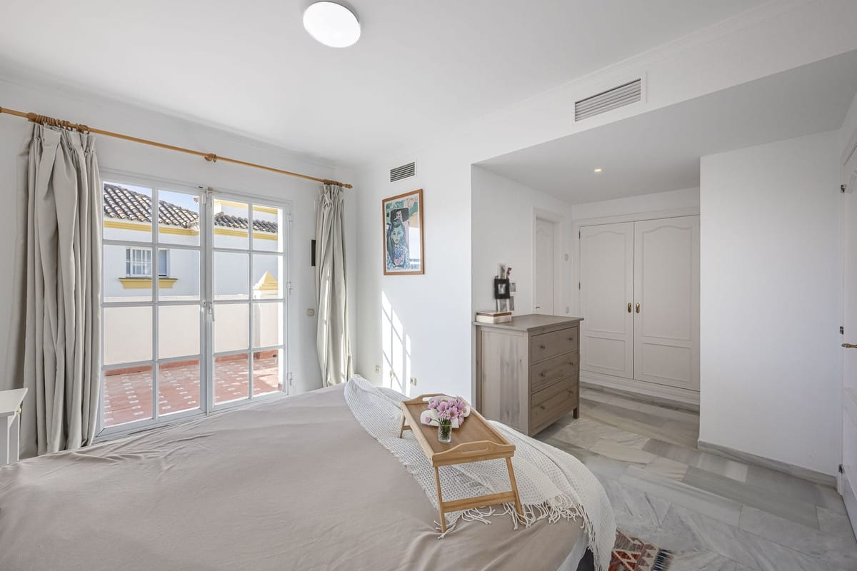 Halfvrijstaande villa met 3 slaapkamers in Estepona in Estepona - foto 16