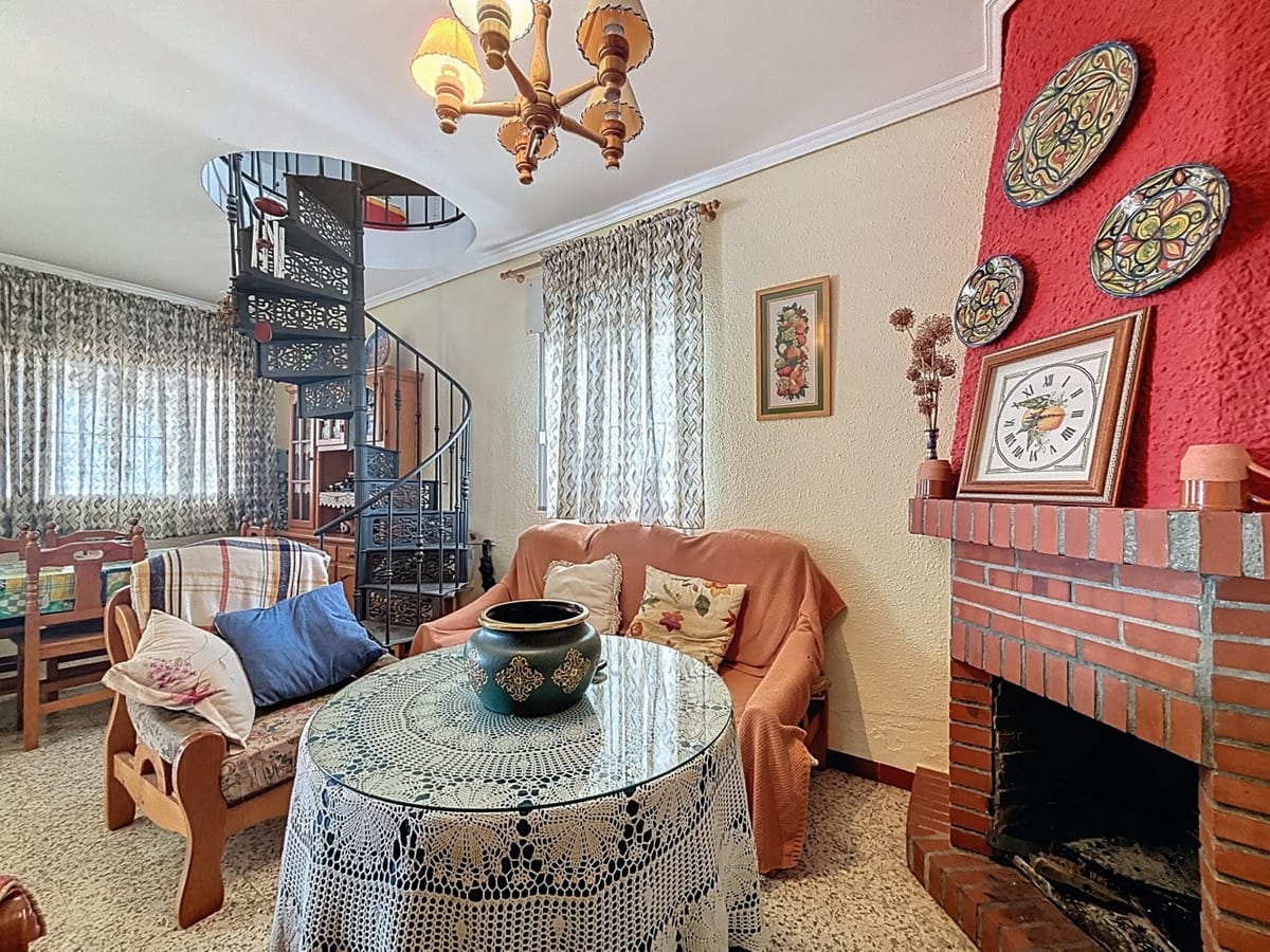 4-slaapkamer villa met landbouwgrond en panoramisch uitzicht in Vélez-Málaga in Vélez-Málaga - foto 10