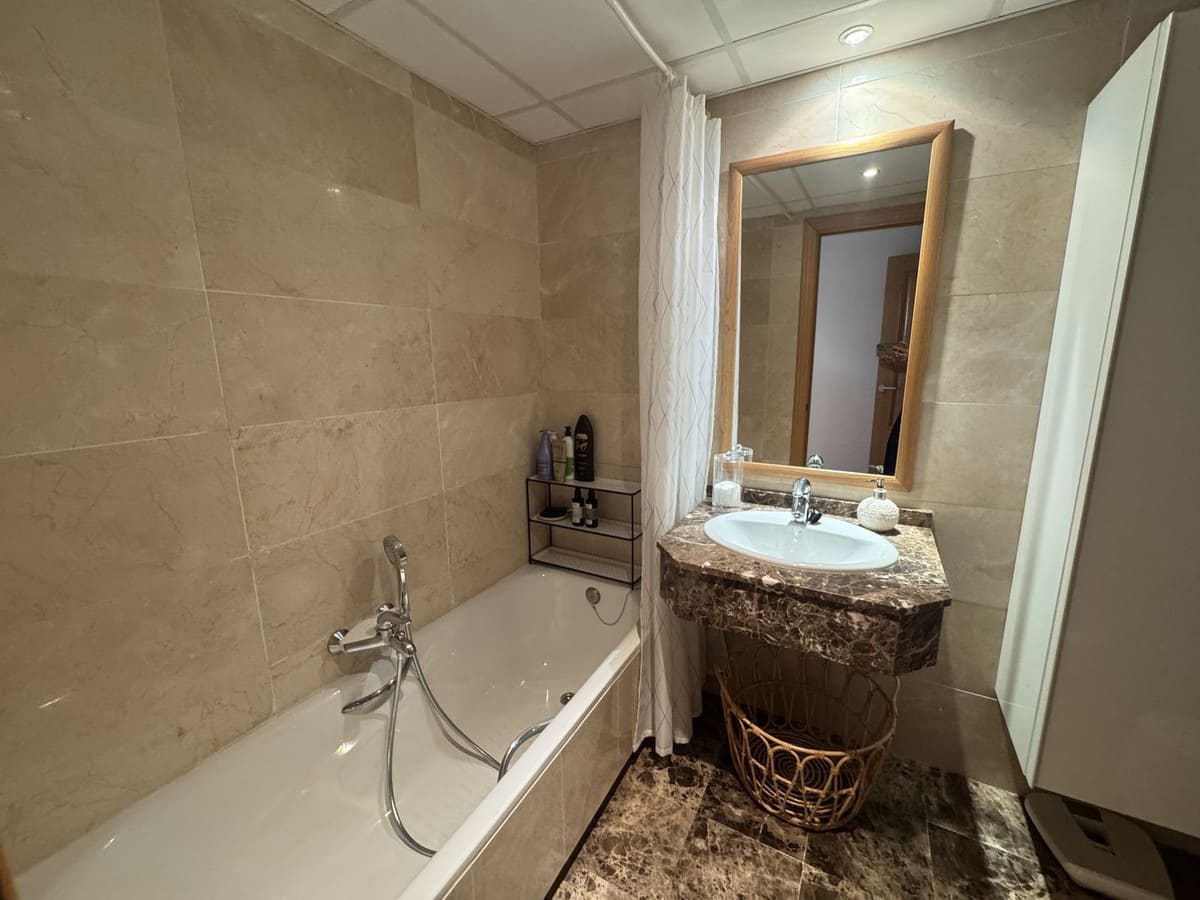 Appartement met 2 slaapkamers in Málaga in Málaga - foto 14