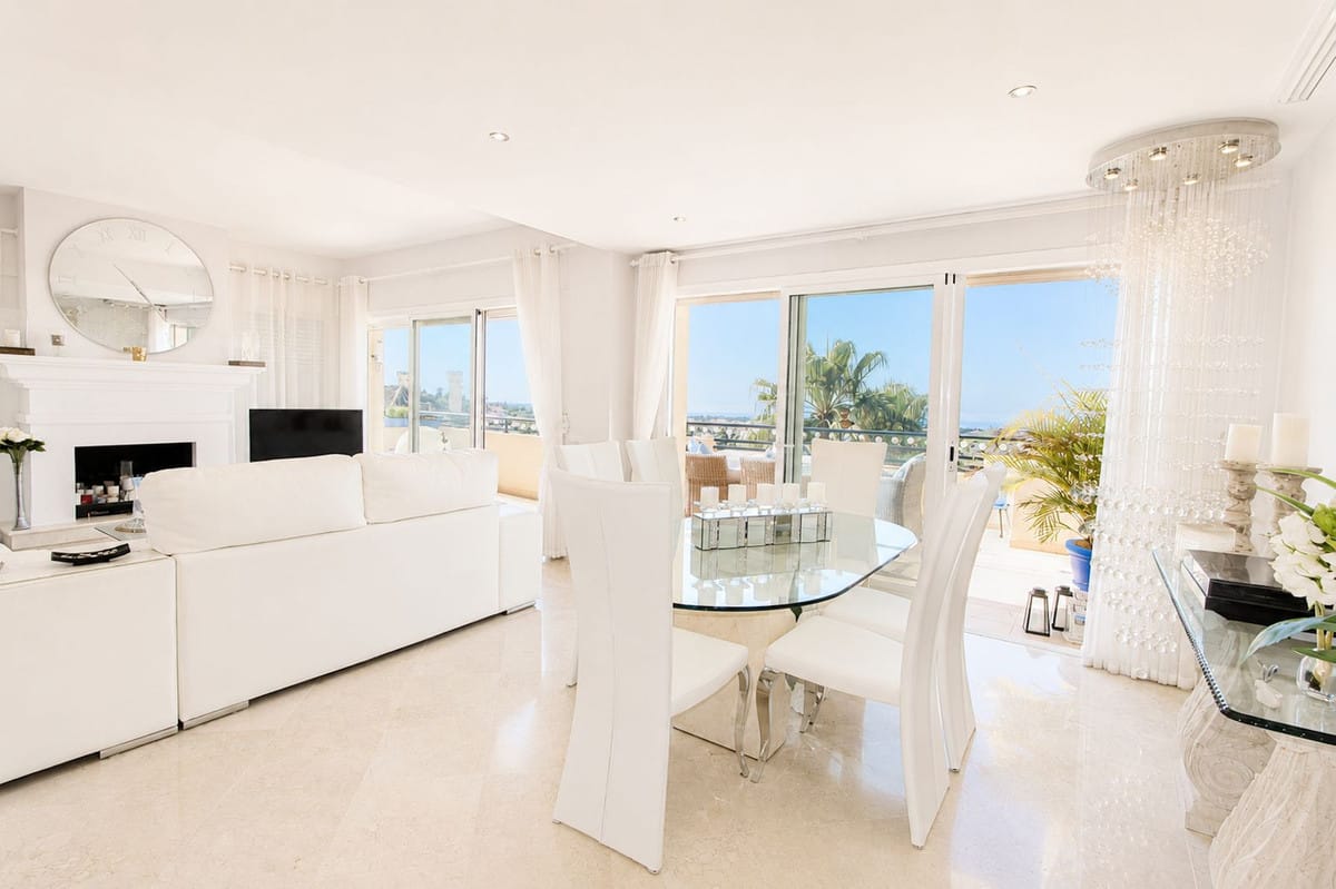 Luxueus hoekpenthouse duplex met panoramisch zeezicht in Elviria Hills, Marbella Oost in Elviria - foto 3
