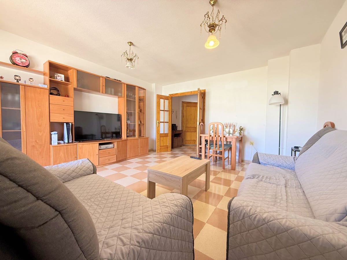 Centraal gelegen 4-slaapkamer appartement in Estepona in Estepona - foto 7