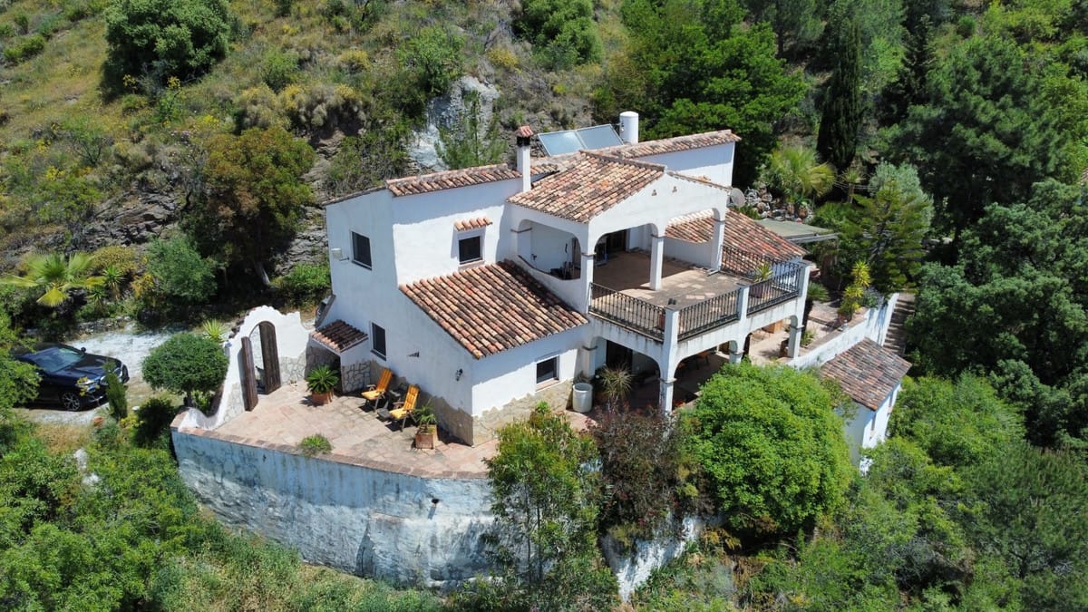 3-slaapkamer villa in Sayalonga in Sayalonga - foto 8