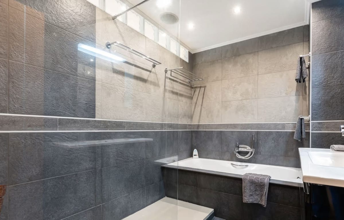 2-slaapkamerappartement aan boulevard Fuengirola – zeezicht en dubbele garage in Fuengirola - foto 12