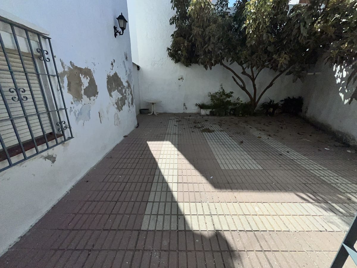 8-slaapkamer huis in Estepona centrum – investeringskans Calle Mondéjar in Estepona - foto 3