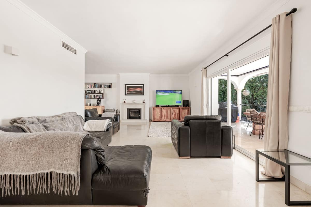 Villa met 4 slaapkamers in El Paraiso in El Paraiso - foto 15