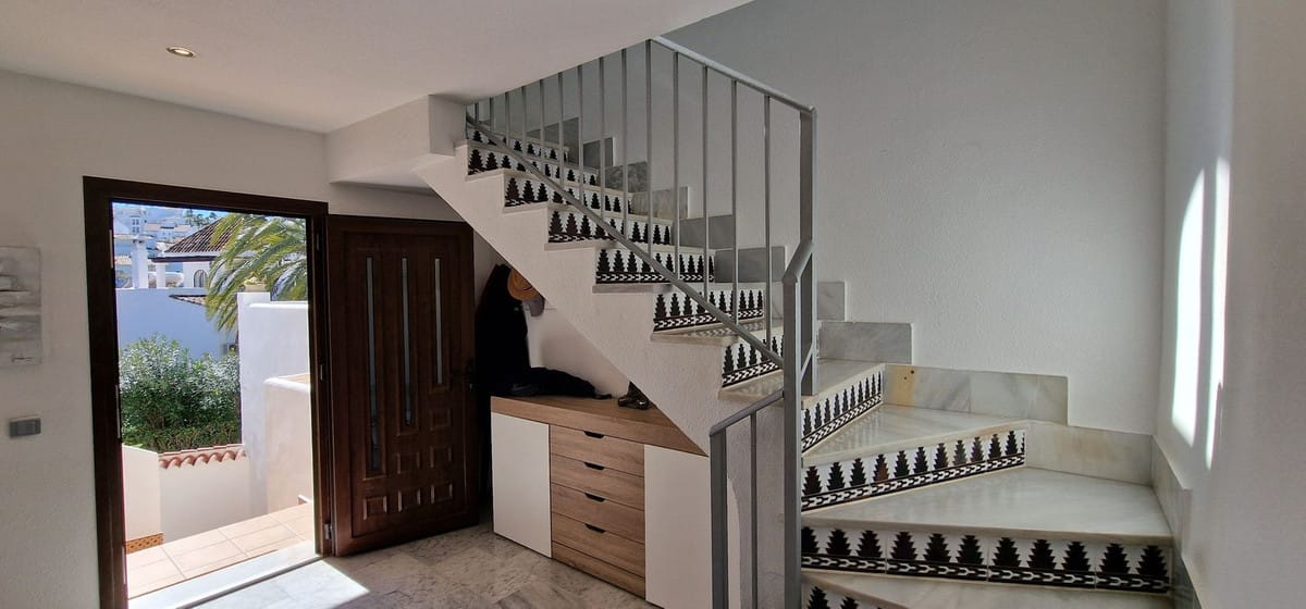 3-slaapkamerwoning aan de frontline golf in La Duquesa in La Duquesa - foto 6