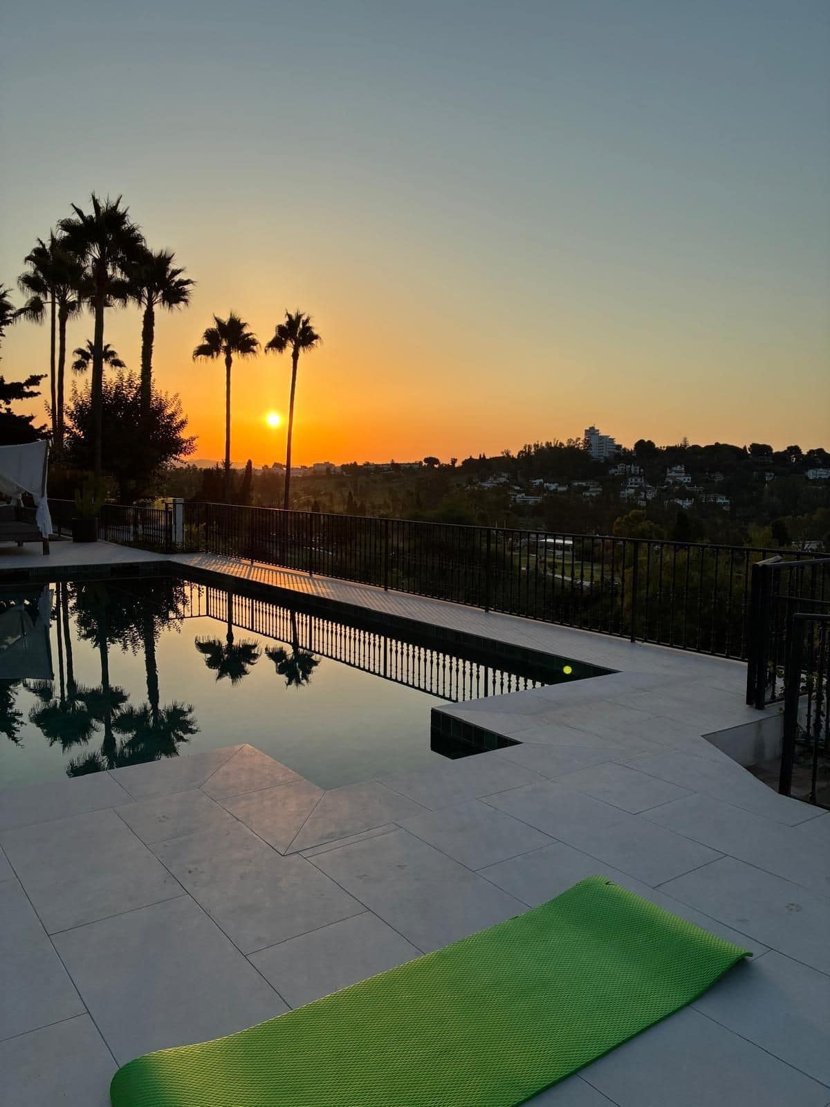 5-slaapkamer frontline golf villa in El Paraiso in El Paraiso - foto 5