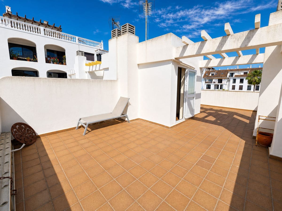 Drie-slaapkamer villa in La Duquesa aan de haven in La Duquesa - foto 3