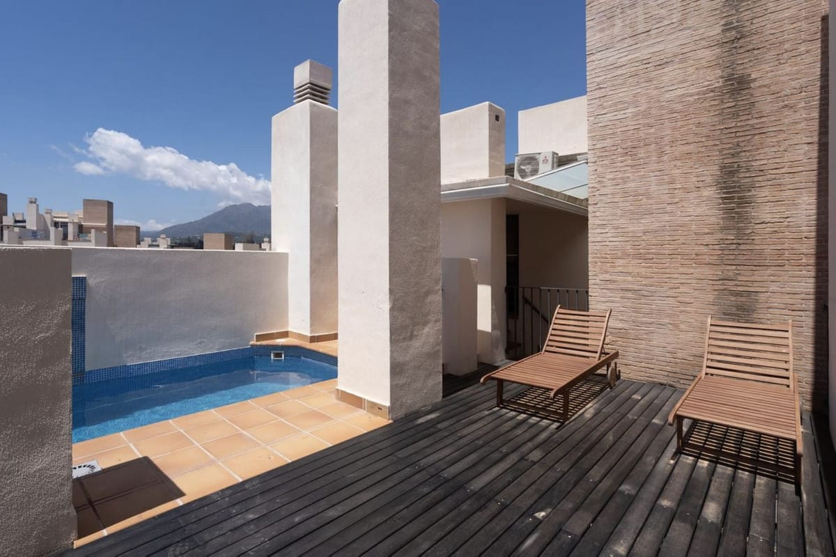 2-slaapkamer duplex penthouse aan het frontlijncomplex in New Golden Mile, Estepona in New Golden Mile - foto 15