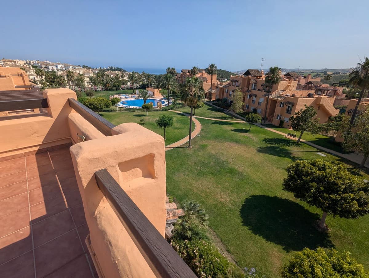 2-slaapkamer duplex penthouse met panoramisch uitzicht in Casares in Casares - foto 3