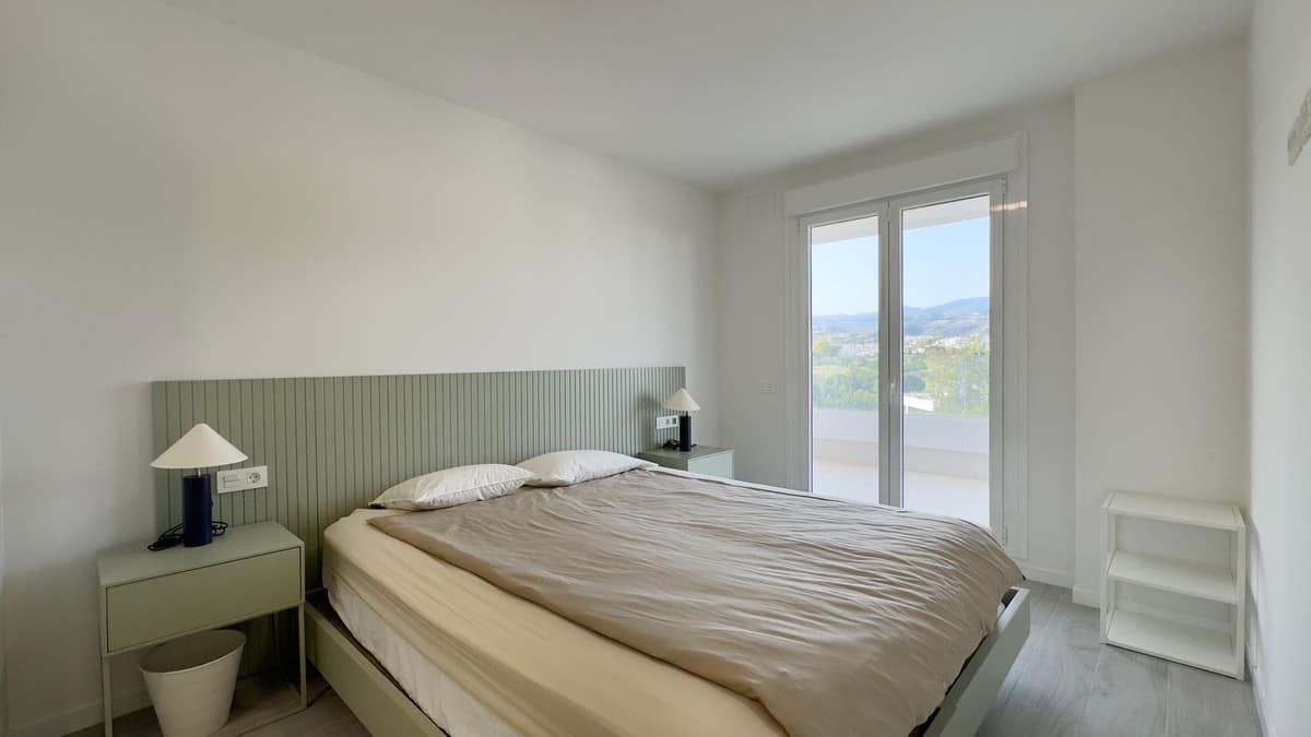 Gloednieuw drie-slaapkamerappartement in Nueva Andalucía in Nueva Andalucía - foto 20