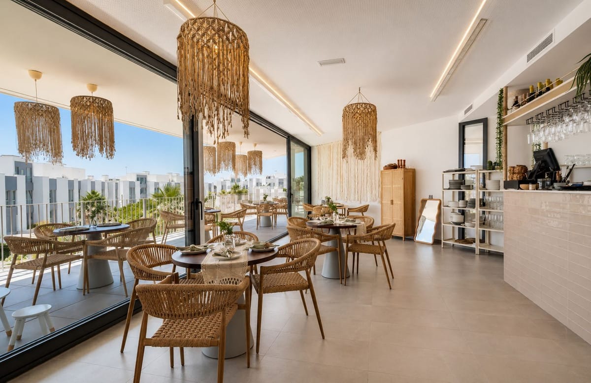 Drie-slaapkamer appartement met panoramisch zeezicht in Estepona in Estepona - foto 5