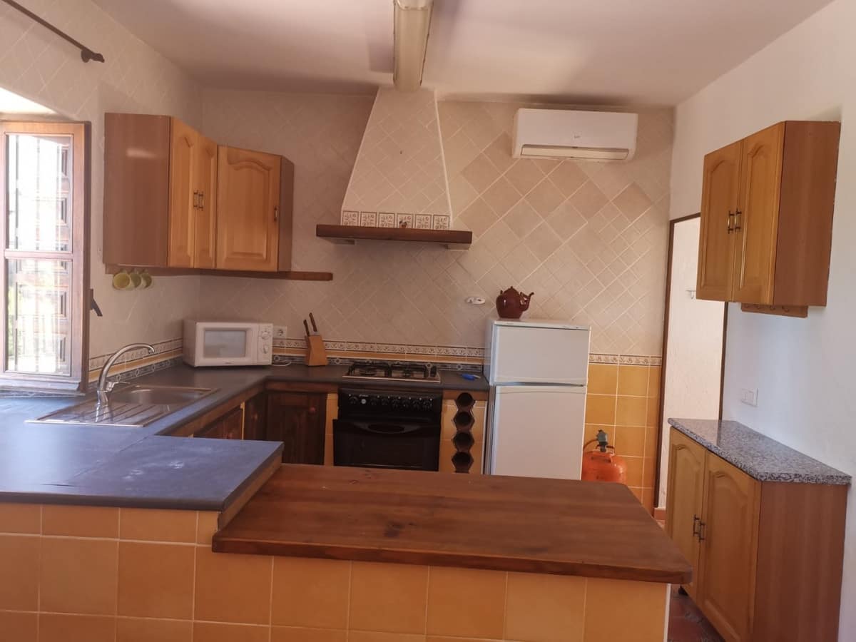 Huis met 3 slaapkamers in Alcaucín in Alcaucín - foto 4