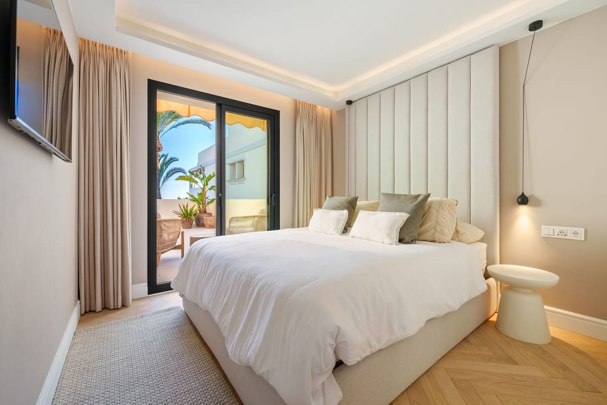 Penthouse met drie slaapkamers in Nueva Andalucía in Nueva Andalucía - foto 6