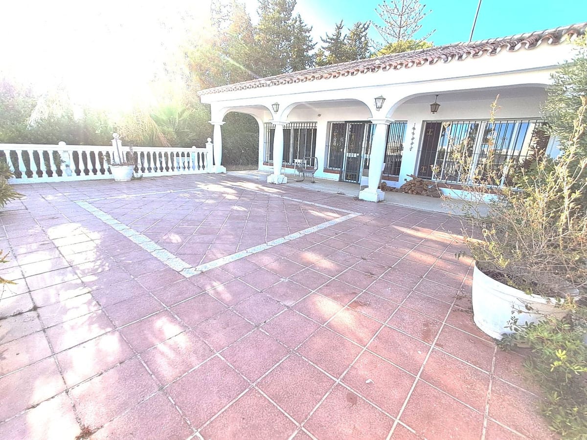 Villa met 5 slaapkamers in Estepona in Estepona - foto 18