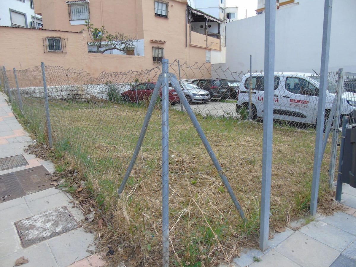 Bouwkavel van 300 m² in Las Lagunas de Mijas in Mijas - foto 6