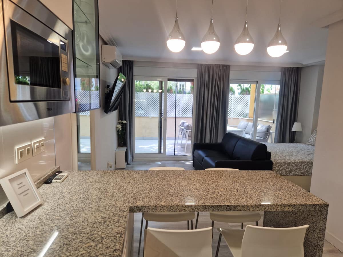 1-slaapkamer appartement in Elviria aan het strand met toeristische licentie in Elviria - foto 17